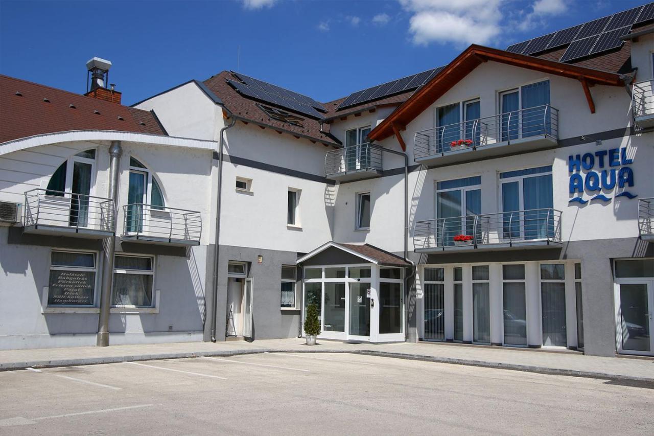Hotel Aqua Komárom Exterior photo